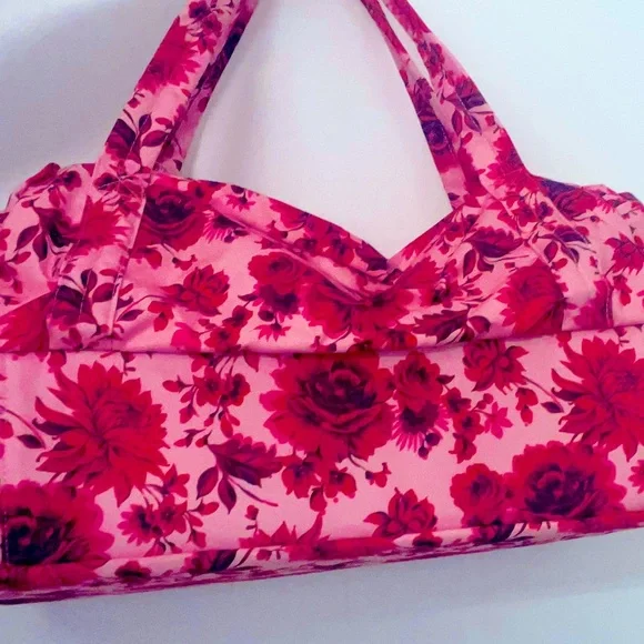 Ban.do Floral Pink Red Roses Carryon Travel Weekend Duffel Bag  -NWT - Picture 4 of 4